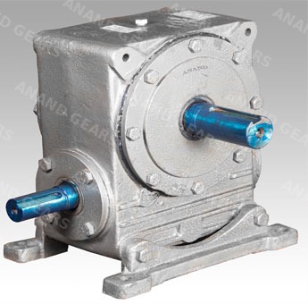 Adaptable Worm Gearbox with 6 shaft positions
